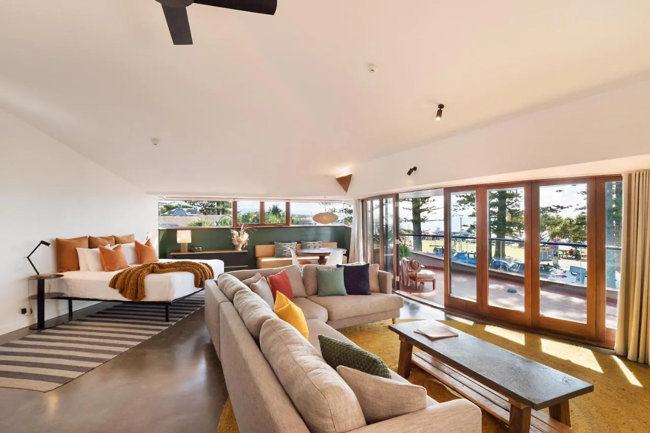 Beach Hotel Resort Byron Bay 4*,